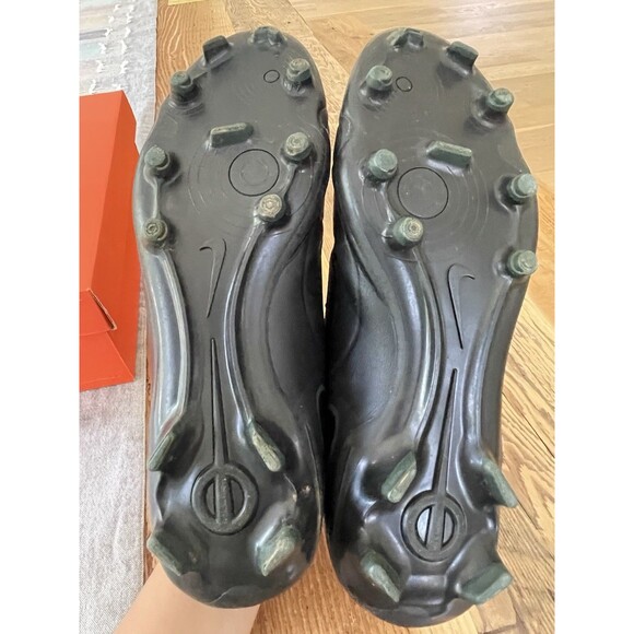Nike Tiempo Legend 10 Club FG/MG Soccer  Cleats Gently Used Size 9.5 MSRP $60 - Picture 5 of 5